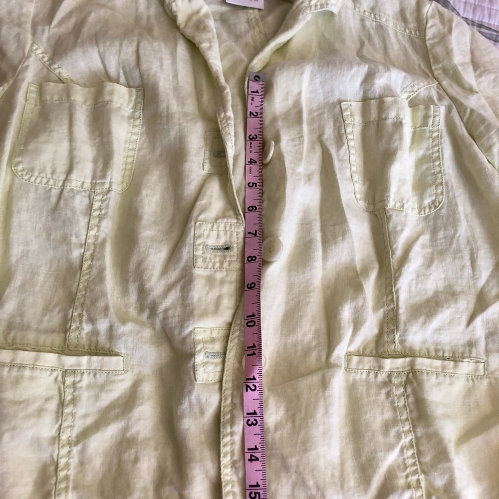 Chicos light jacket size 3 light electric green